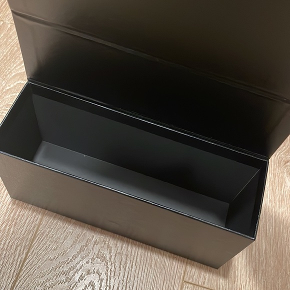 Gentle Monster glasses box and shopping bag - Picture 4 of 4